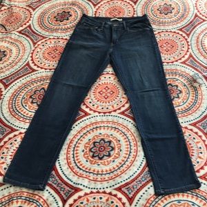 Levi - mid rise skinny